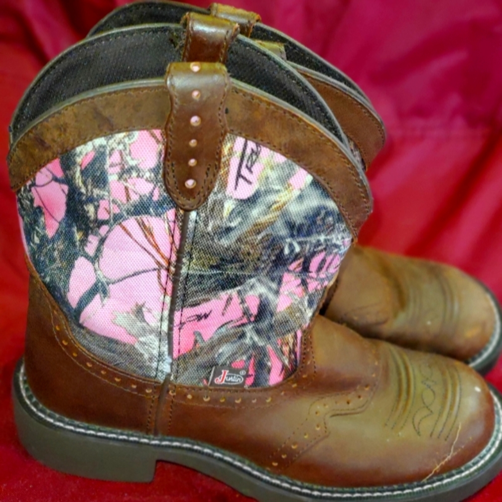 Justin Gypsy Pink Camo boots